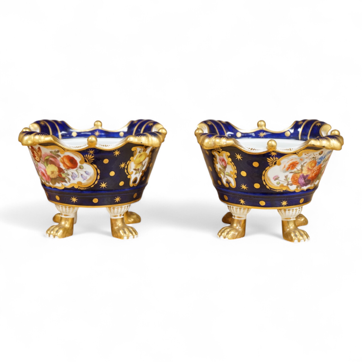 A pair of early 19th century Spode footed pastel burners, lacking covers, 9.5cm